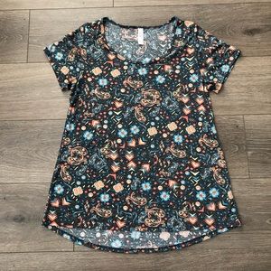 LuLaRoe Classic T. Size medium.